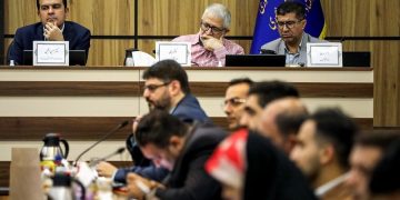 توسعه زبان ملی با مشارکت چهار شرکت ایرانی/پیشنهاد برای غلبه بر چالش ها و گسترش مراکز صنعتی