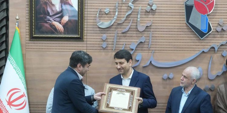 وزیر ارتباطات: همه دستگاهها مکلف به پیوستن عملی به اَبَر دولت هستند