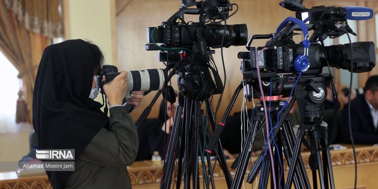 کشمکش بیپایان بر سر مشتریان رسانه در بازار اخبار