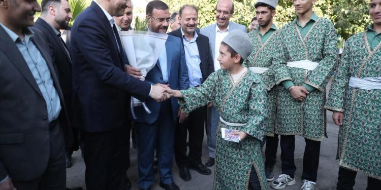 تحقق وعده وزیر ارتباطات در کمتر از 2 ماه؛ شبکه نوری به مدرسه عشایری فارس رسید