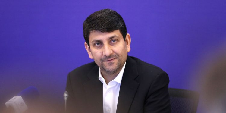 توسعه ارتباطات روستایی دچار وقفه نشود/ اعتبارات توسعه ارتباطات روستایی با حمایت مجلس تامین شود