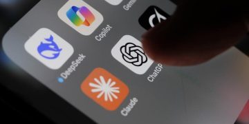 سام آلتمن: ChatGPT در حال کاهش ردپای خود است