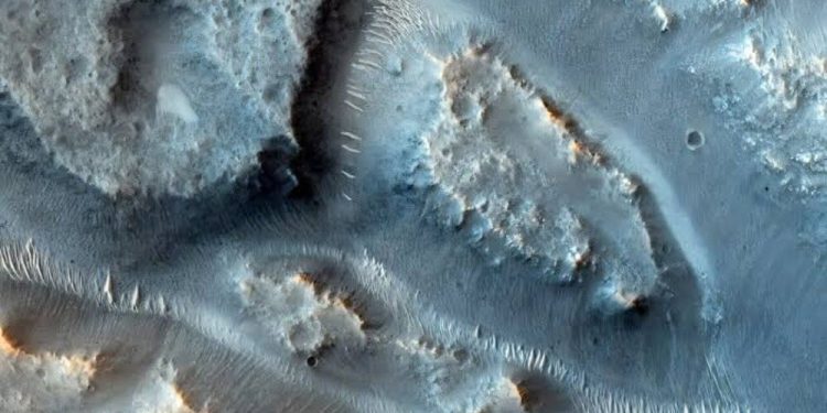 اولین تصویر از سیستم های زهکشی رودخانه ها در مریخ