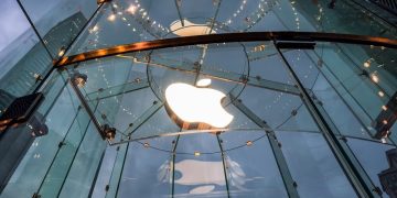 تیم کوک، معاون هوش مصنوعی اپل، این شرکت را ترک کرد