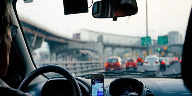 حذف عوارض شهری از تاکسی های اینترنتی اعلام شد