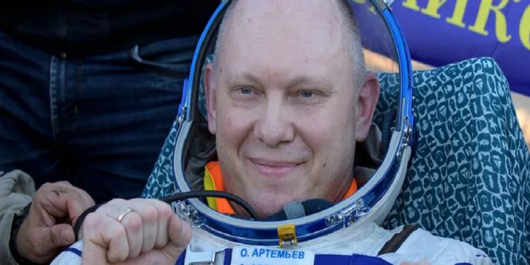 فضانورد روسی به دلیل نقض قوانین امنیت ملی از ماموریت ناسا حذف شد